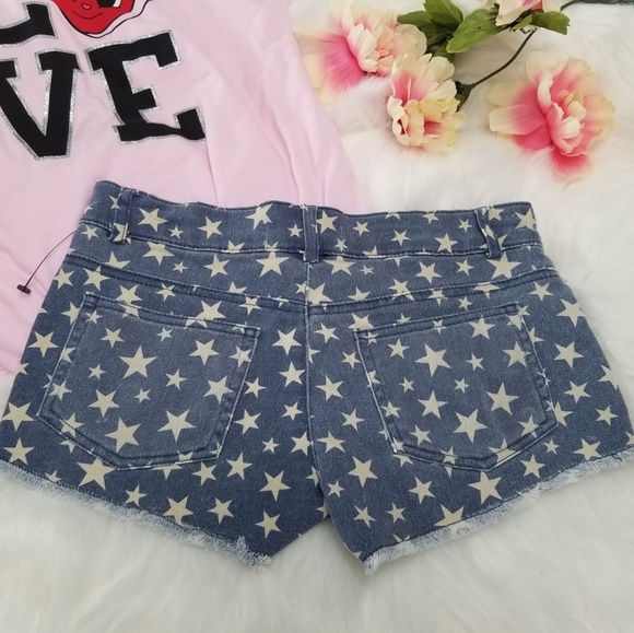 Star Print Shorts - Picture 3 of 4